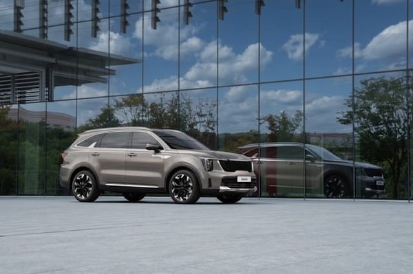 Quels sont les meilleurs accessoires pour optimiser l'espace de rangement dans un SUV comme la Kia Sorento?